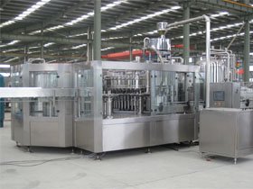 Carbonated drink filling machine 